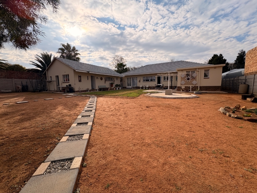 3 Bedroom Property for Sale in Flimieda North West